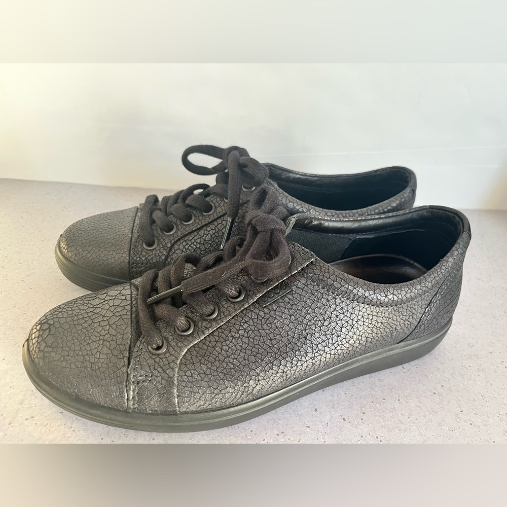 Ecco Crinkle Leather‎ Lace Up Sneakers Women’s 6 Black Casual Soft Comfort Shoes